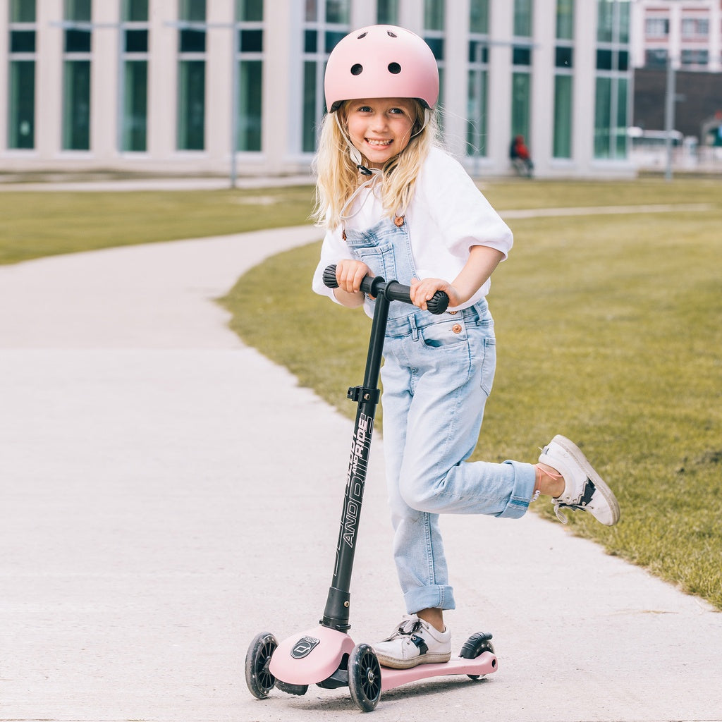 Scoot & Ride - Highwaykick 3 LED Ride-On